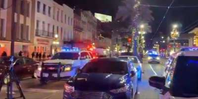 us new orleans attack truck rams into crowd killing 10 injuring 35 - Satya Hindi