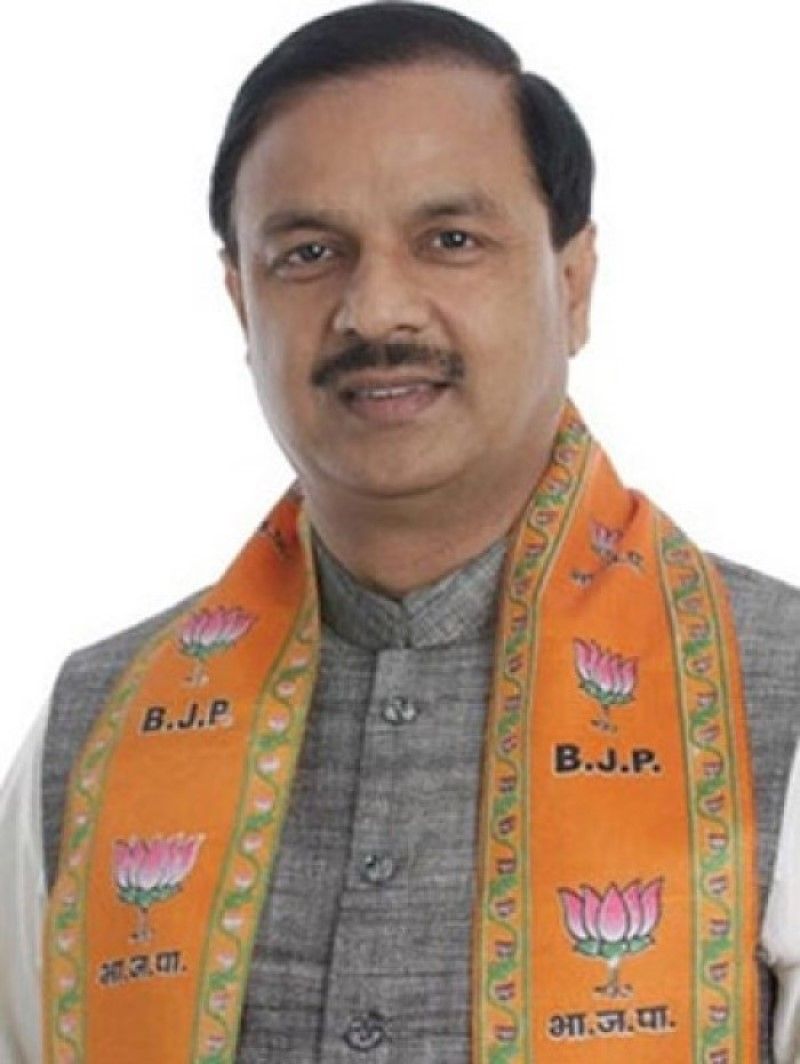 'ब्राह्मण मिशन' पर निकले बीजेपी सांसद डॉ महेश शर्मा को दुल्हेरा गांव से भगाया गया