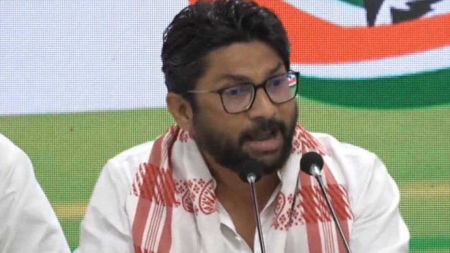 'क्या बीजेपी को वोट न देने वाले गद्दार हैं'- मेवानी ने पूछा&nbsp;