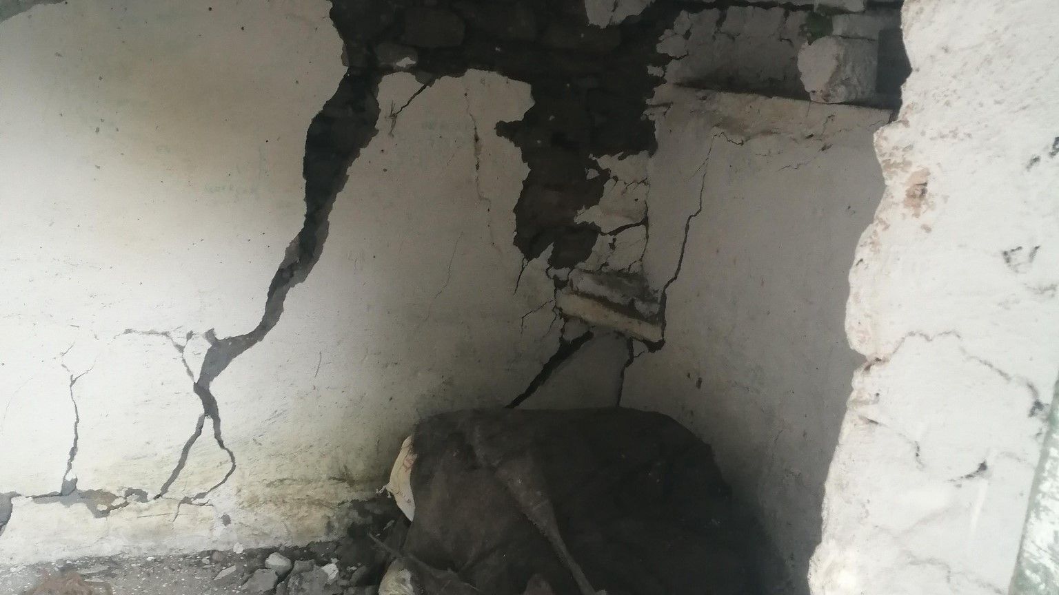 Joshimath crisis cracks appear on houses in Karnaprayag - Satya Hindi