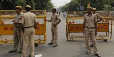 Classes evacuated in many schools of Delhi-NCR after bomb threat  - Satya Hindi
