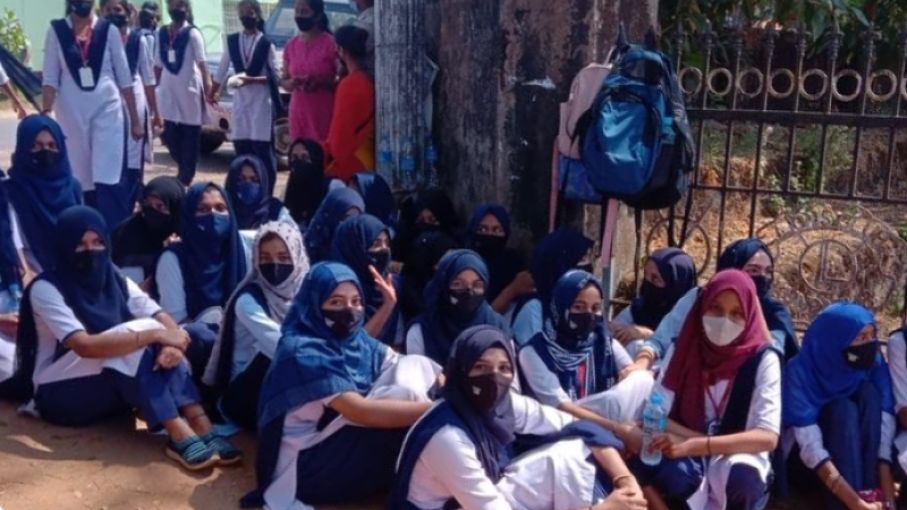 Karnataka Hijab Ban Stays High Court verdict - Satya Hindi