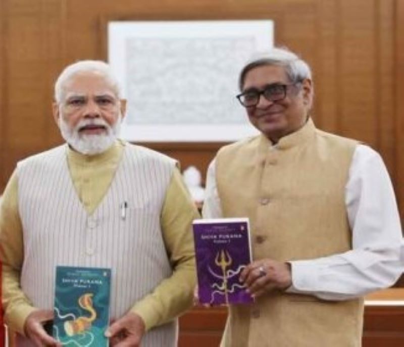 विवेक देबरॉयः फासिस्ट नीतियों का समर्थन करने वालों को आप किस तरह याद करेंगे