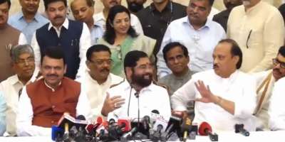 eknath shinde dig at ajit pawar dada experienced in both morning, evening oath - Satya Hindi