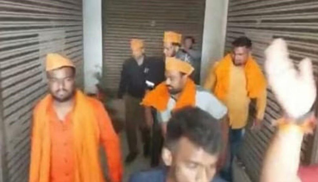 मोदी के बयान का असरः एमपी में कांग्रेस दफ्तर में तोड़फोड़