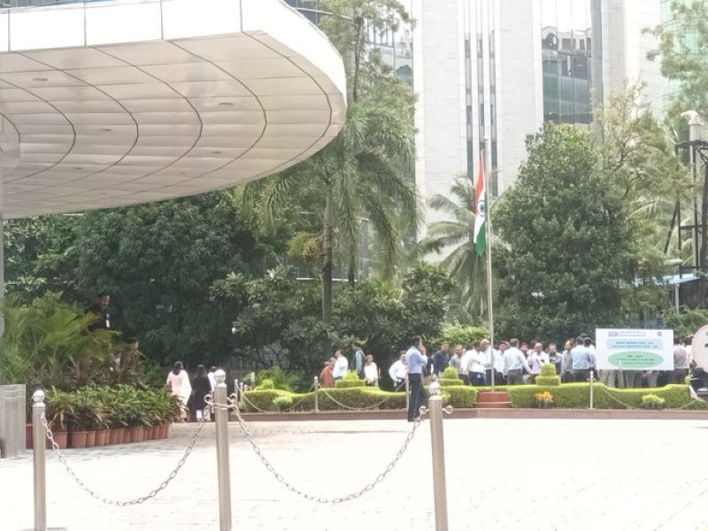 SEBI staff protest in Mumbai, why resignation sought from chairperson Madhabi Puri Buch - Satya Hindi