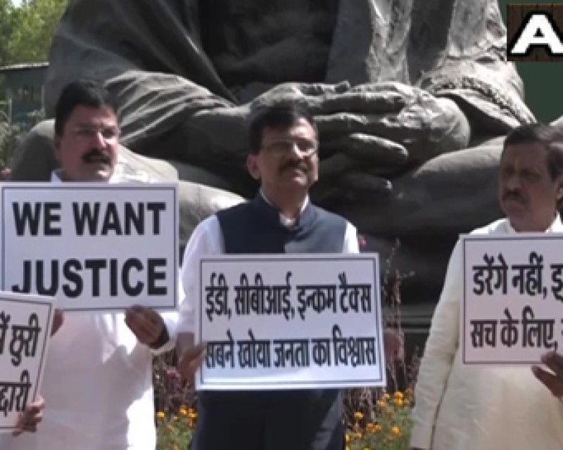 Shiv Sena MPs protest against ED's action on Raut - Satya Hindi
