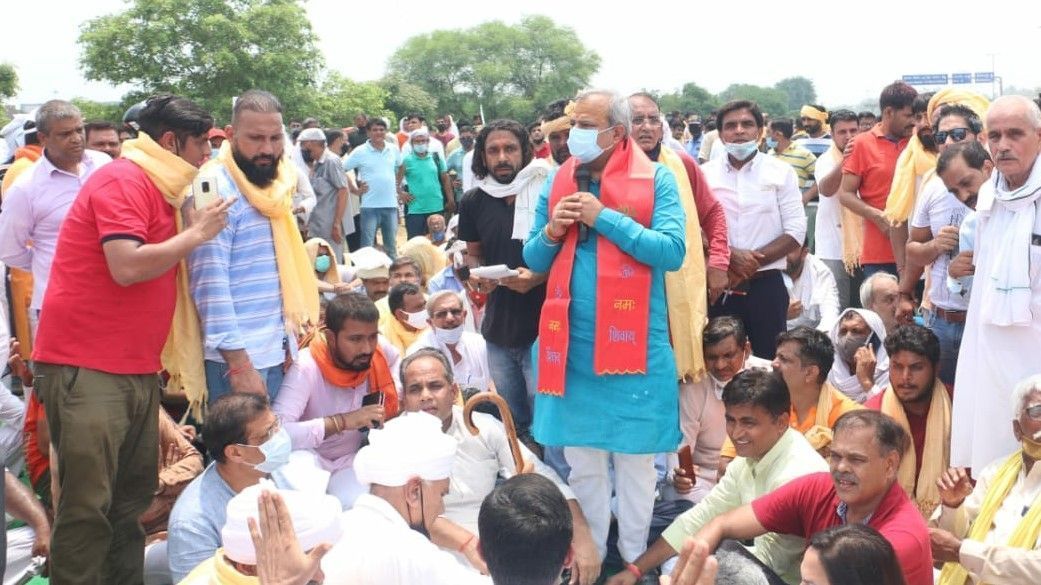 BJP VHP leaders Protests against namaz in gurgaon  - Satya Hindi
