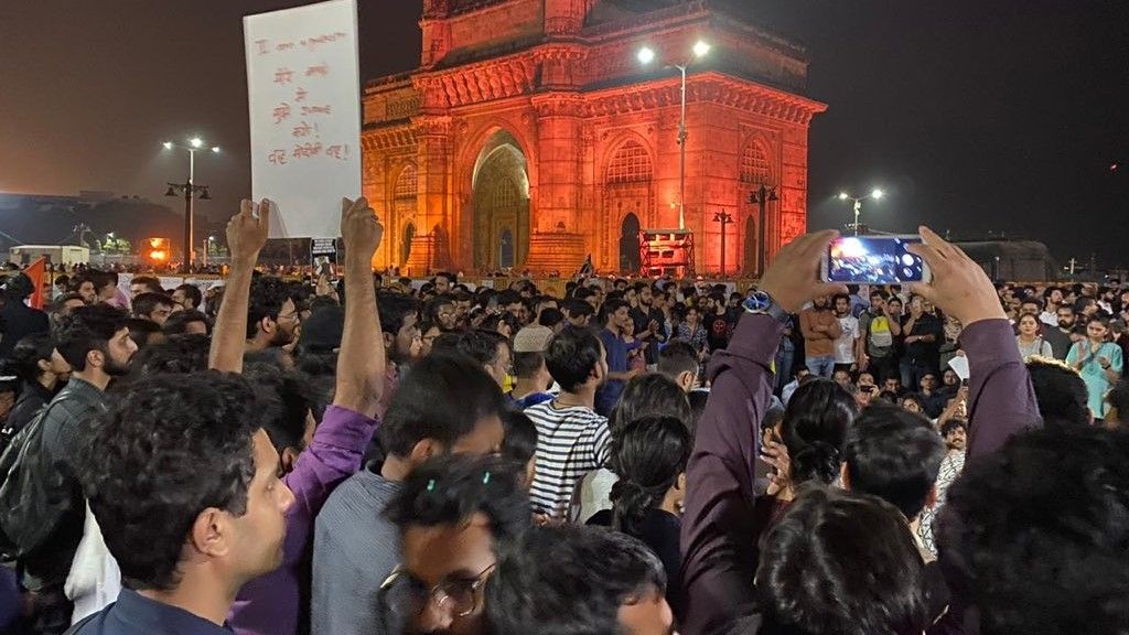 protest against jnu violence in mumbai reminds of movements in the past