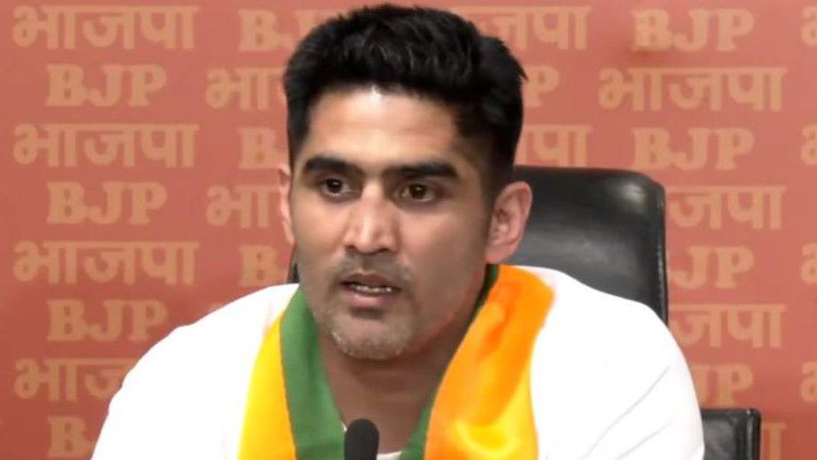 विनेश फोगाट को अयोग्य ठहराया जाना बड़ी साजिश: विजेंदर सिंह&nbsp;