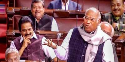 bjp discusses kharge's expensive muffler in parliament - Satya Hindi