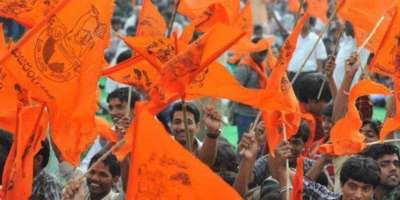 Right Wing Groups Set fire on Christian Religious Books In kolar - Satya Hindi