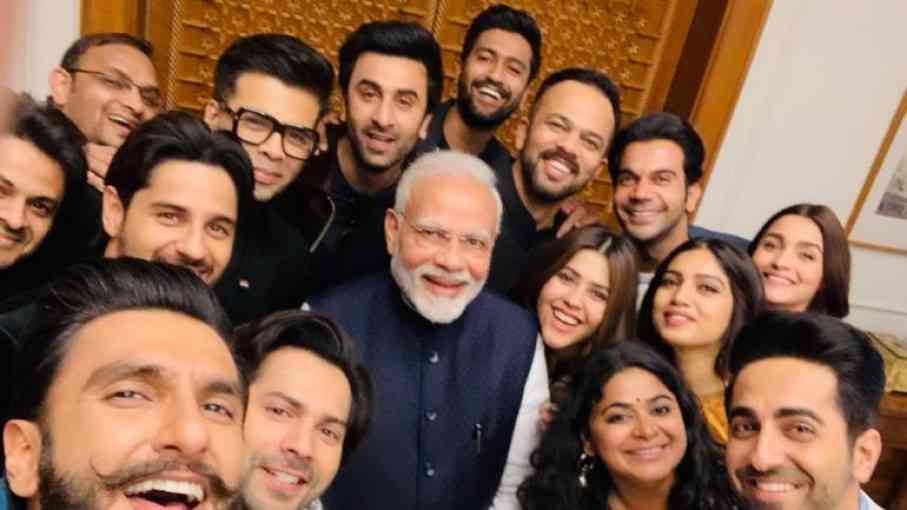 मालदीव सरकार झुकी,&nbsp;बॉलीवुड और कई हस्तियां 'मोदी के लक्षद्वीप' प्रेम पर सम्मोहित