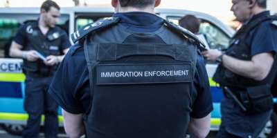 UK Crackdown on Illegal Indian Immigrants in stores, Indian Restaurants, will Deport  - Satya Hindi