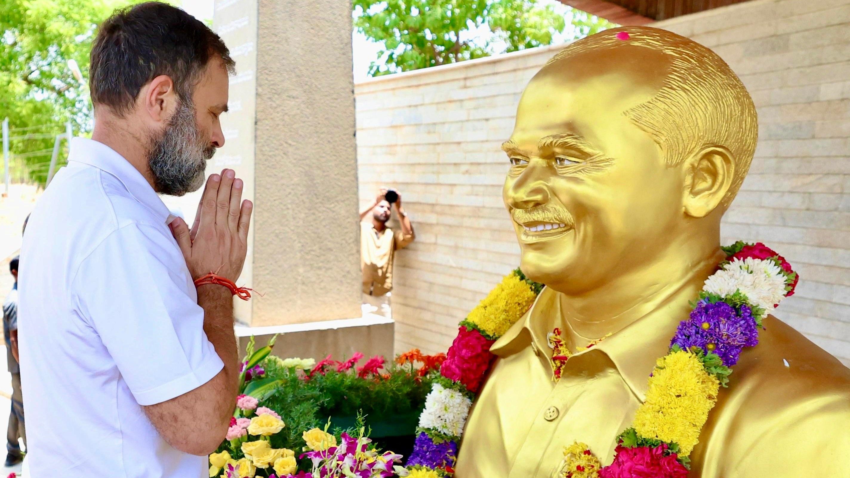 वाईएस राजशेखर रेड्डी से अपना जुड़ाव क्यों बता रहे हैं राहुल गांधी ?&nbsp;