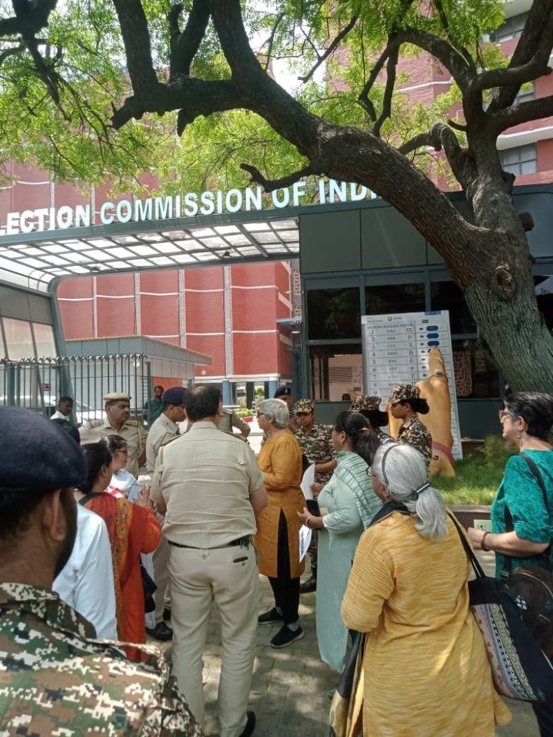 चुनाव आयोग के पास सिविल सोसायटी, प्रेस क्लब, खड़गे के सवालों के जवाब नहीं हैं&nbsp;