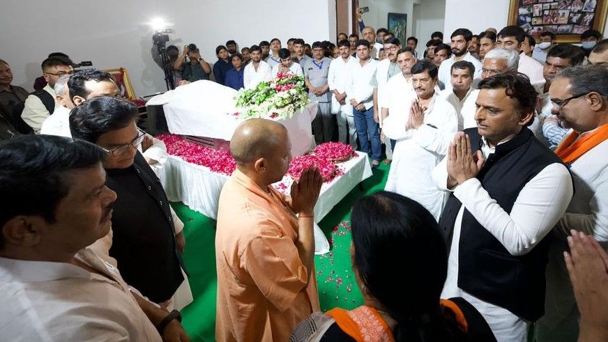 Mulayam Singh Yadav funeral - Satya Hindi