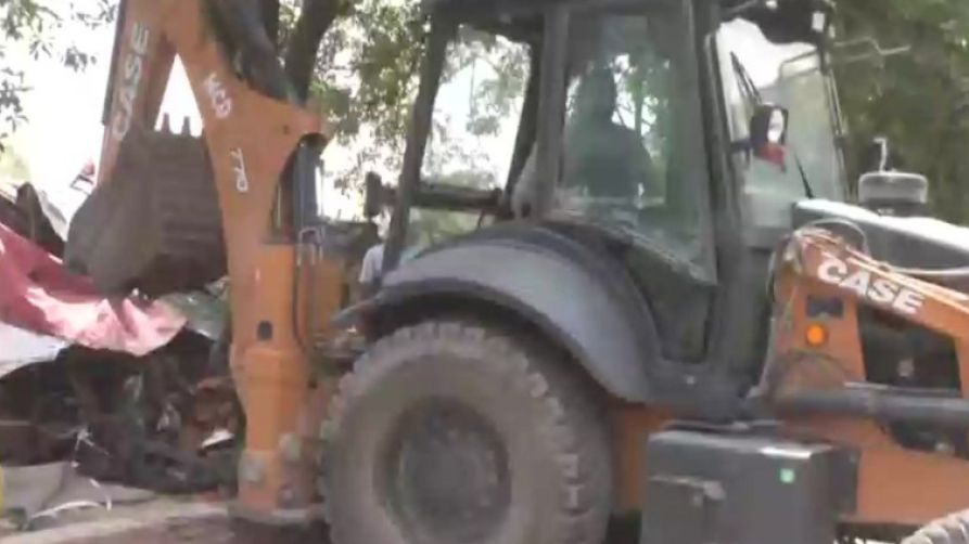 कानपुर हिंसा: आरोपी जफर के करीबी के अवैध निर्माण पर चला बुलडोजर