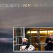 Another US bank collapse  in America, 4 have fallen so far, signature bank latest  - Satya Hindi