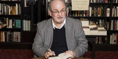 Rushdie's ventilator removed, talking - Satya Hindi