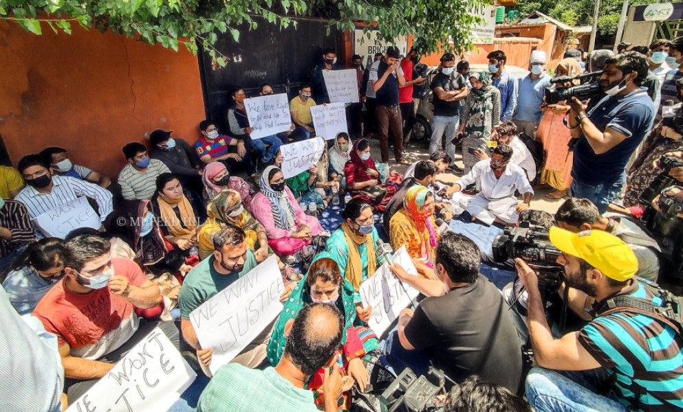 Kashmiri Pandits continue to protest in the Valley, government employees  resign OUS News | Only United States News