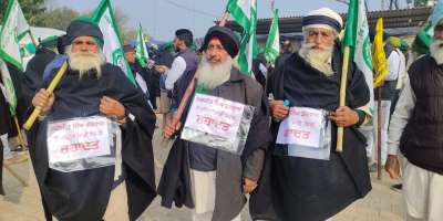 Farmers Protest: Fast of 111 unarmed farmers begins in presence of heavy police force at Khanauri border - Satya Hindi