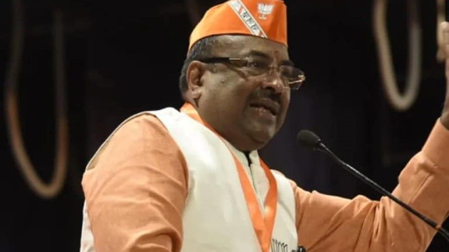 फोन पर हैलो के बजाय वंदे मातरम बोलना होगा: मुनगंटीवार&nbsp;