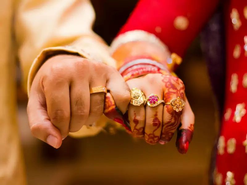 Not only the Khap Panchayats, others also object to Raising the Girls Marriage Age - Satya Hindi