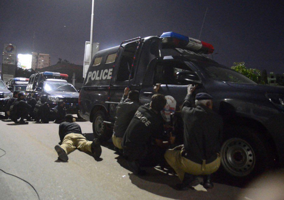 Karachi police office attack:  who is behind this, 9 killed - Satya Hindi
