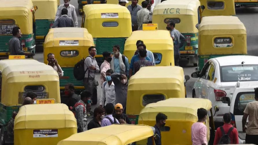Kejriwal: Cartel was formed even in 1000 buses deal? - Satya Hindi
