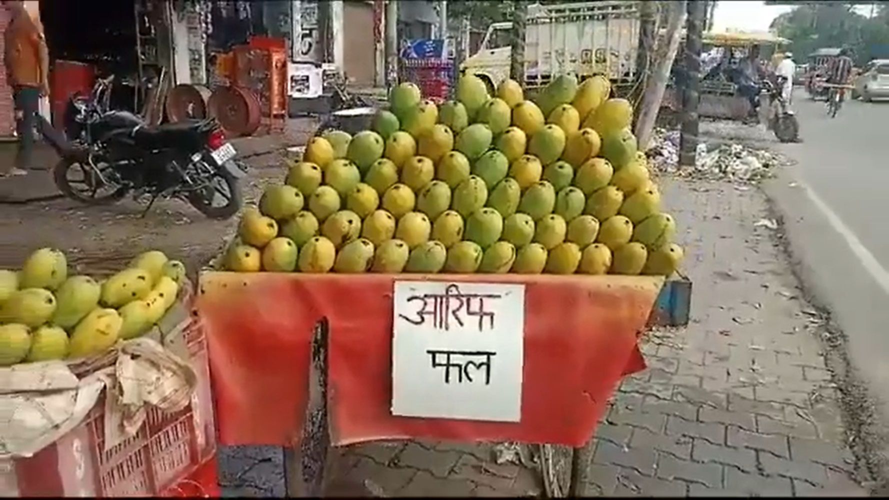 ध्रुवीकरण के ख़तरनाक खेल का असर यूपी के उपचुनावों में होगा?