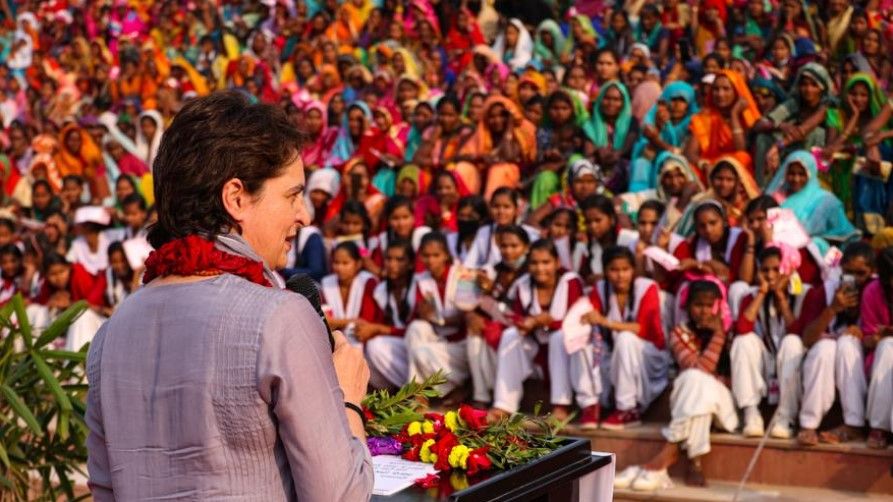 प्रियंका यूपी की वोटर नहीं तो कैसे लड़ेंगी विधानसभा चुनाव?