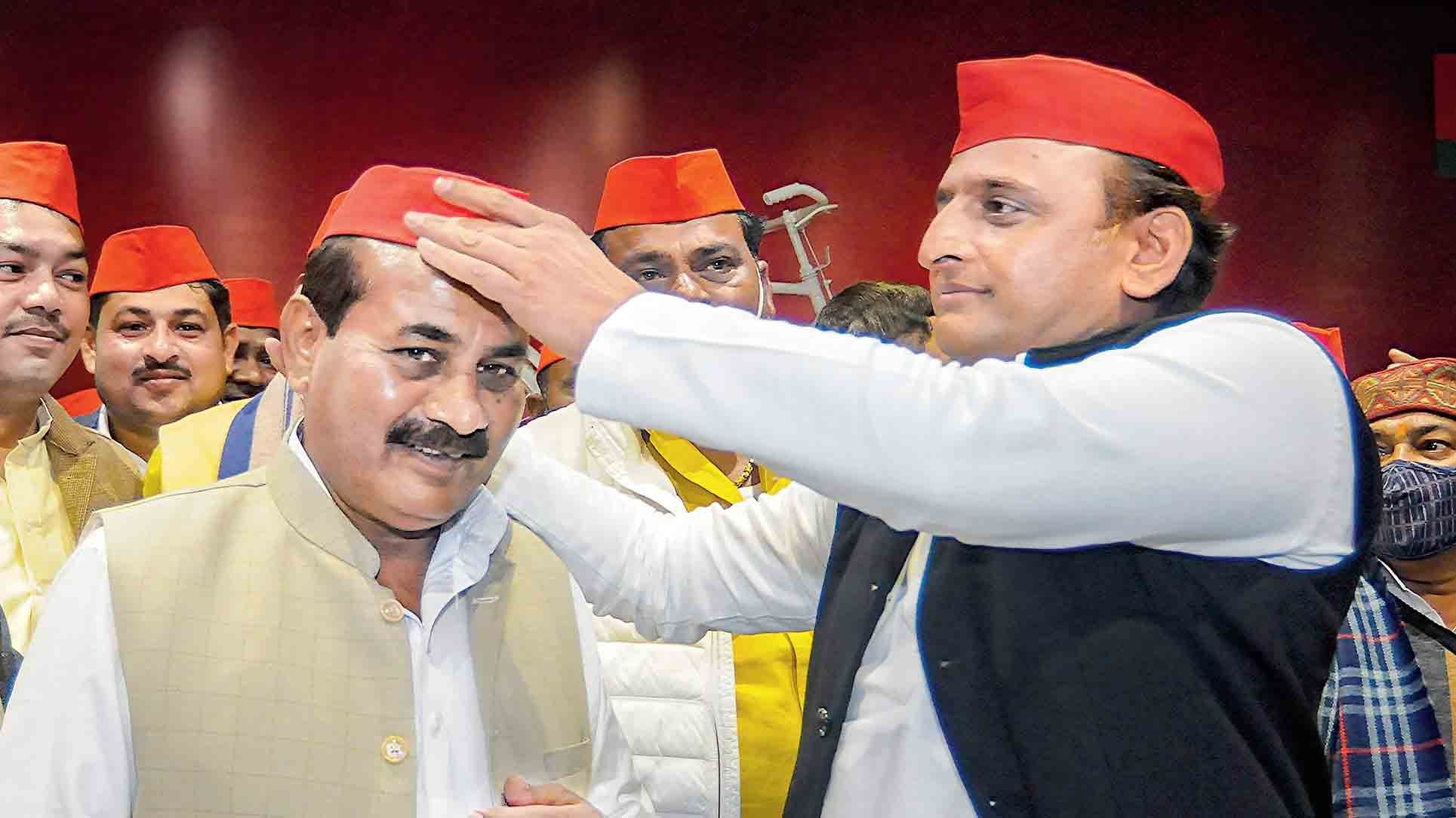 UP Politics: Why BJP brought back Omprakash Rajbhar and Dara Singh Chauhan - Satya Hindi