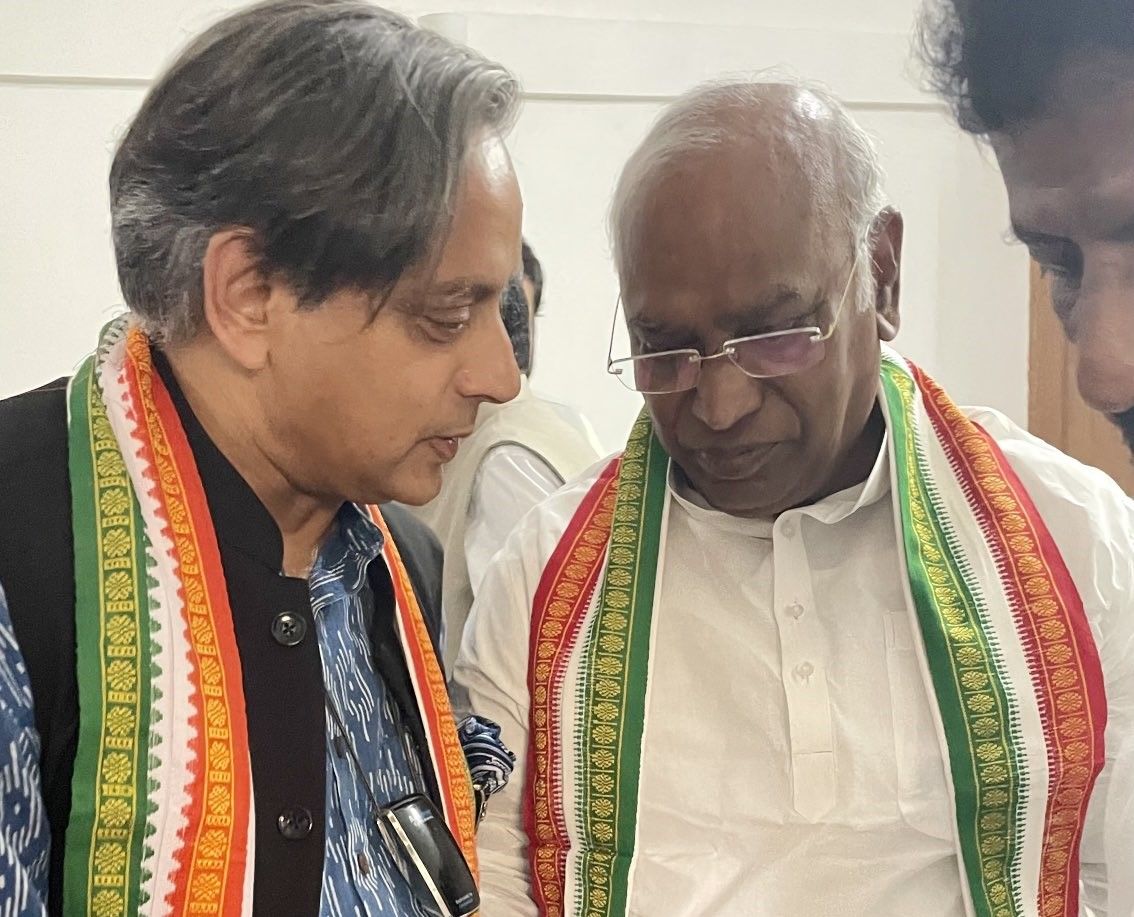 Mallikarjun Kharge new Congress chief Shashi Tharoor defeat - Satya Hindi