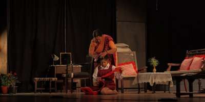 mohan rakesh aadhe adhure uniqueness of the play - Satya Hindi