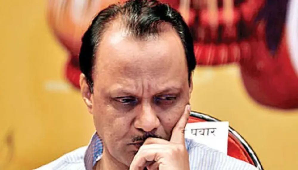 महाराष्ट्रः अजित पवार के साथ अब कितने MLAs, कई तो लौट गए