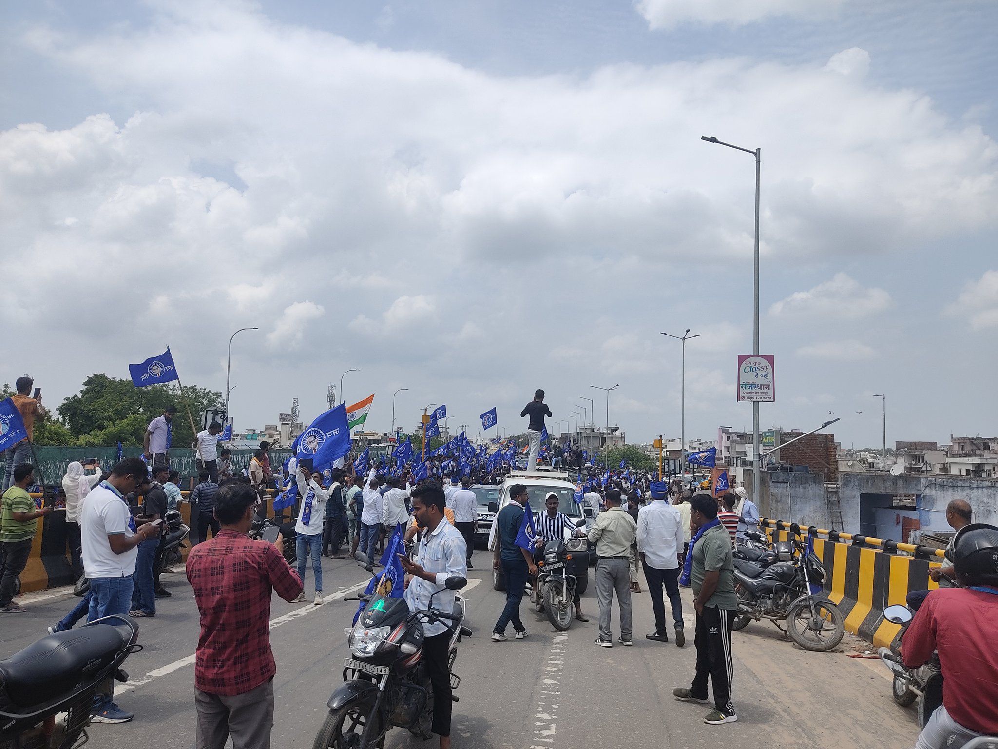 reservation under threat: Bharat Bandh of Dalit organizations has mixed effect, lathi charge in Patna - Satya Hindi