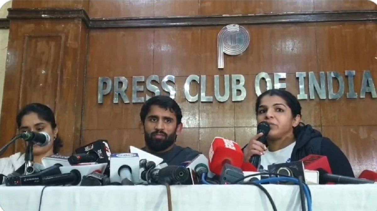 पहलवान साक्षी मलिक ने की कुश्ती छोड़ने की घोषणा, कहा नए अध्यक्ष बृजभूषण के करीबी&nbsp;