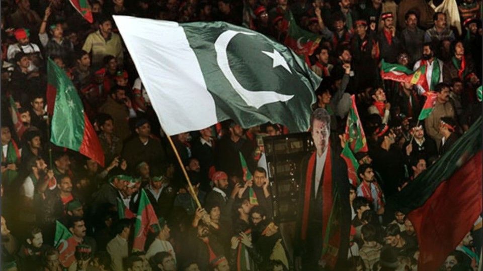 Former Pakistan PM Imran Khan injured in attack  - Satya Hindi