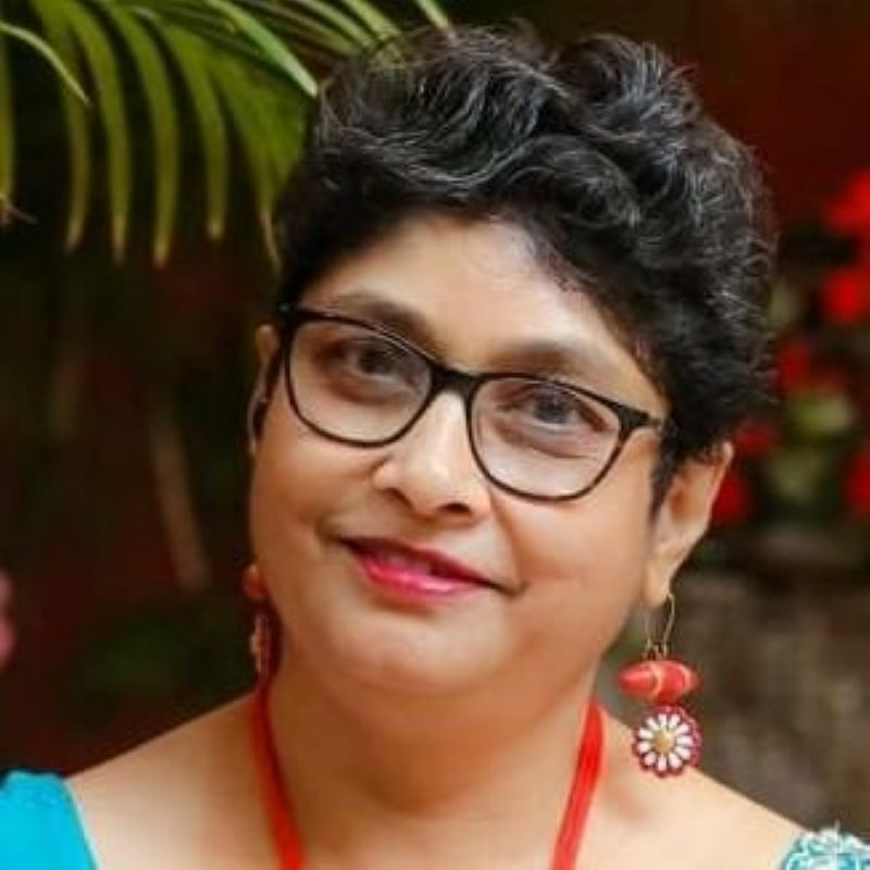 मंदिरों के लाउडस्पीकर पर सवाल उठाने वाली IAS के पीछे पड़े हिन्दू संगठन&nbsp;