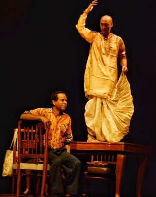 shri ram center chauthi cigarette drama played - Satya Hindi