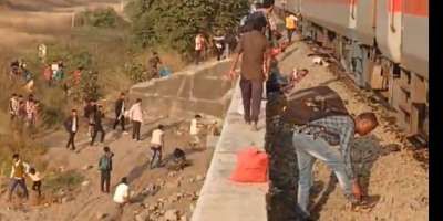 Jalgaon Pushpak Express accident: Why happen, are there only two reasons? - Satya Hindi