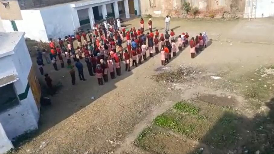ASER रिपोर्टः&nbsp;प्राइमरी स्कूलों में तादाद बढ़ी, लड़कियां खूब पढ़ रहीं&nbsp;