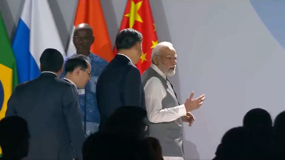 ब्रिक्स में पीएम मोदी-जिनपिंग के बीच संक्षिप्त बातचीत के मायने