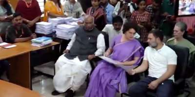 bjp alleges kharge insulted during priyanka nomination congress say bjp lies - Satya Hindi