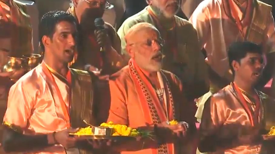 नरेन्द्र मोदी: तानाशाही से देवत्व की ओर