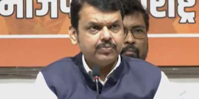 Maharashtra political crisis Devendra Fadnavis lands in Delhi - Satya Hindi