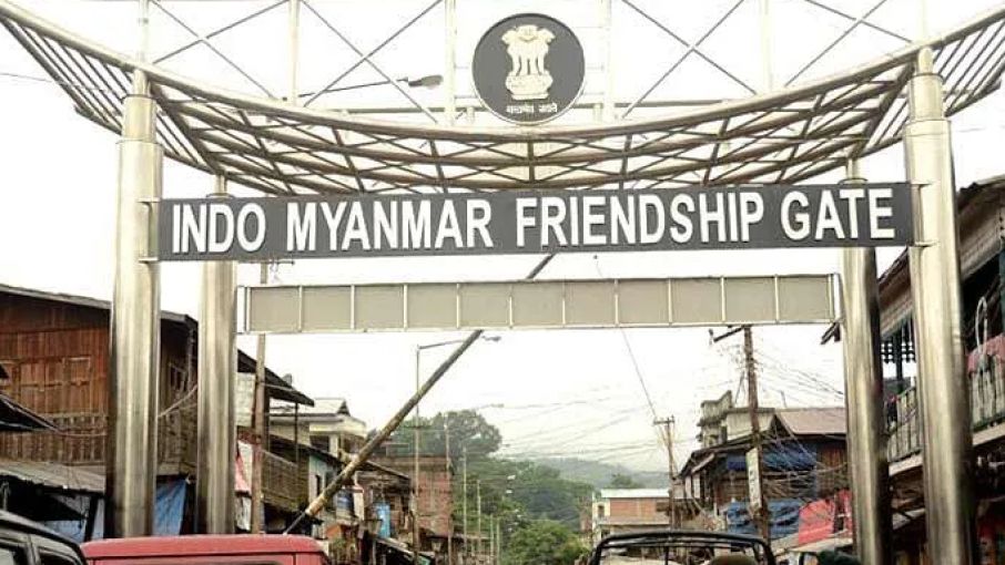 म्यांमार बॉर्डर पर बाड़ः क्या&nbsp;अपना एक और फैसला पलट रही है मोदी सरकार?