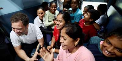 Rahul Gandhi traveled from Bilaspur to Raipur in sleeper coach - Satya Hindi