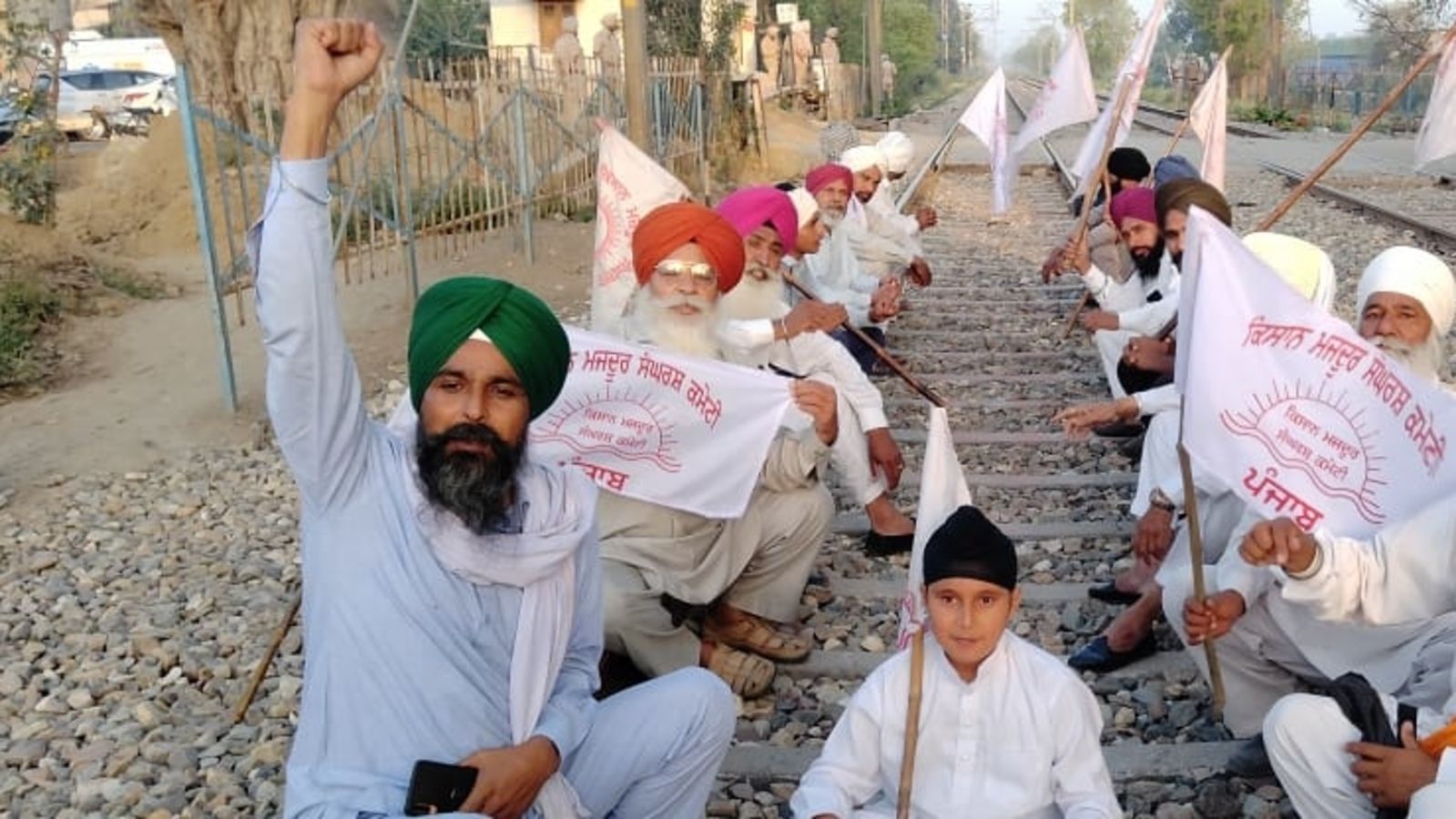 punjab-haryana hit by bharat bandh against farm laws as farmers protest widens  - Satya Hindi